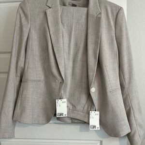 Women’s H&M Light Gray Blazer & Pant Suit